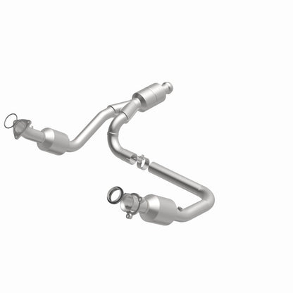 MagnaFlow OEM-Grade Catalytic Converter | GMC Sierra 14-16, Chevy Silverado 16-18 (52642)