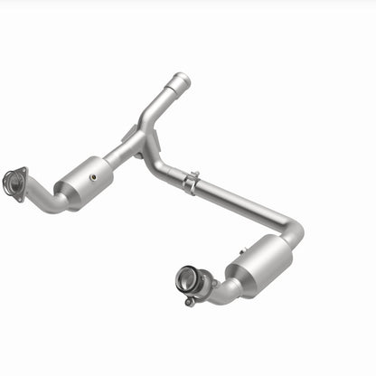 Magnaflow 280656 DirectFit Converter For GMC Sierra 1500 4.3L/5.3L (19-20)