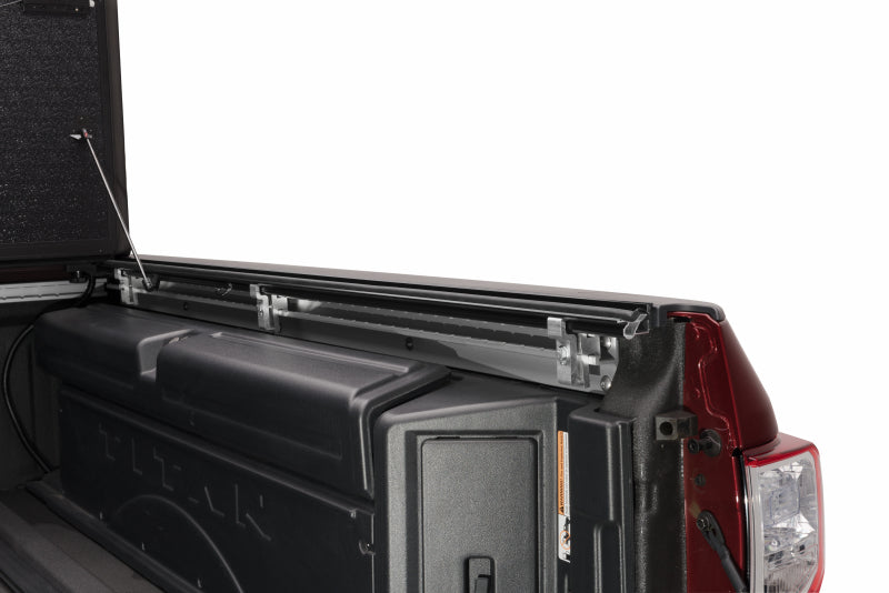 Undercover Flex Bed Cover | Suzuki Equator (05-17) w/ Utili-Track (FX51011)