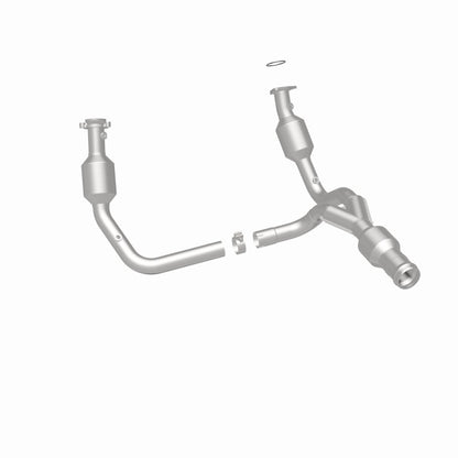 Magnaflow OEM Grade Direct-Fit Catalytic Converter | GMC Yukon XL 6.2L (52617)