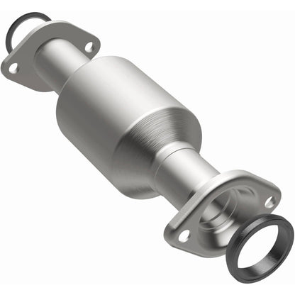 MagnaFlow 2011-2015 Toyota Sienna California Grade CARB Compliant Direct-Fit Catalytic Converter