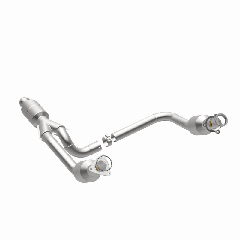 MagnaFlow OEM-Grade Catalytic Converter | GMC Sierra 14-16, Chevy Silverado 16-18 (52642)