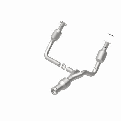 Magnaflow OEM Grade Direct-Fit Catalytic Converter | GMC Yukon XL 6.2L (52617)