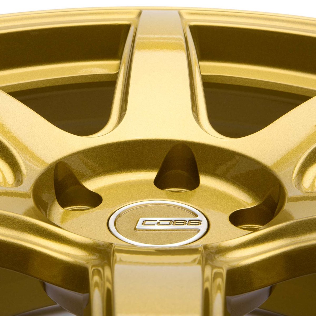 COBB ST-01 Perf Series 18x9.5 5x114.3 ET40 Wheel Gold | Subaru WRX/STI (82W605-Gold)