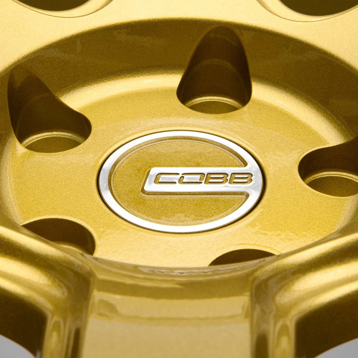 COBB ST-01 Perf Series 18x9.5 5x114.3 ET40 Wheel Gold | Subaru WRX/STI (82W605-Gold)