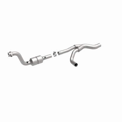 MagnaFlow Direct Fit Catalytic Converter 04-06 Dodge Durango 5.7L Passenger Side