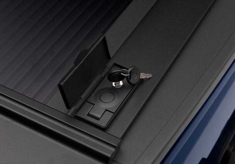 RetraxONE MX Bed Cover | Chevy/GMC 1500 04-06 5.8ft (60401)