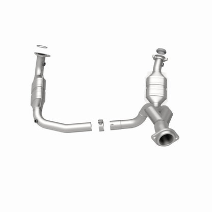 MagnaFlow OEM Catalytic Converter | Escalade 07-10, Silverado 07-13 (49631)