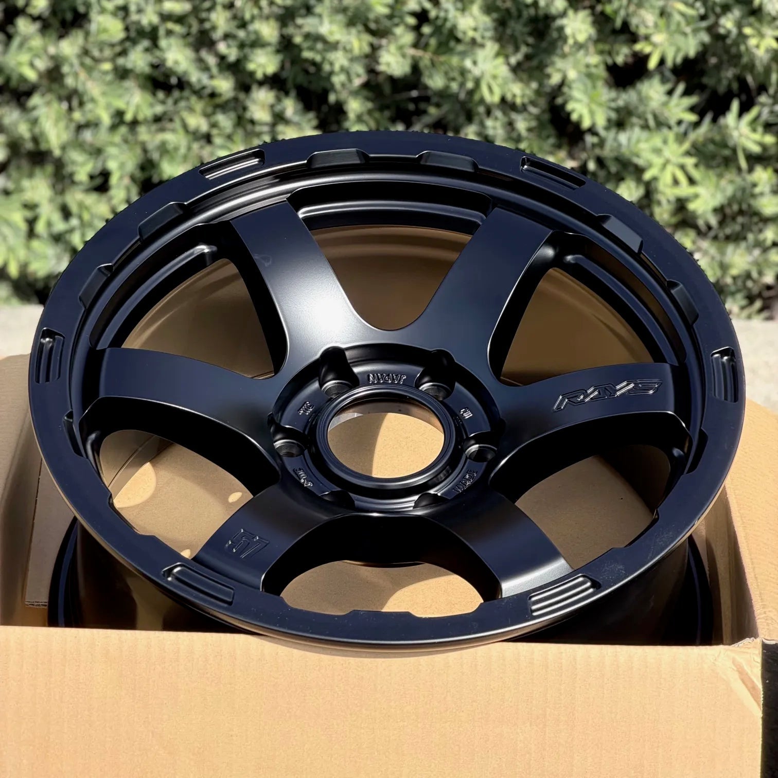 Gram Lights 57DR - X HD 18x9 +20 6x139.7 Semi Gloss Black (SET) - WheelFlip