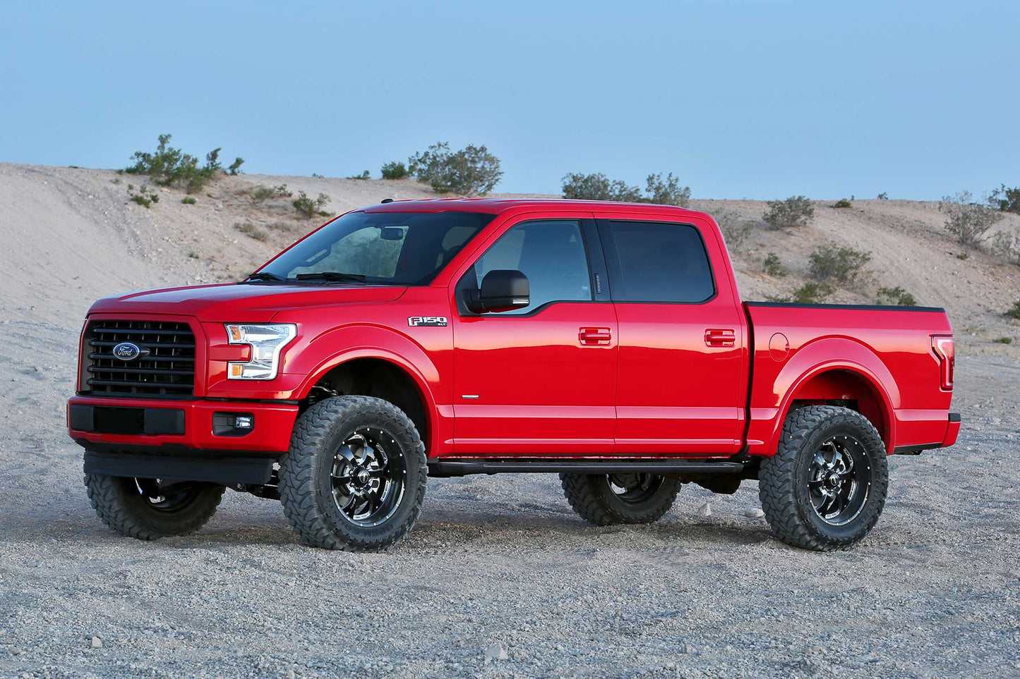Fabtech 4" Performance System w/ 2.5" DLSS Coilovers & Rear DLSS | Ford F150 4WD (15-20) (K2193DL)