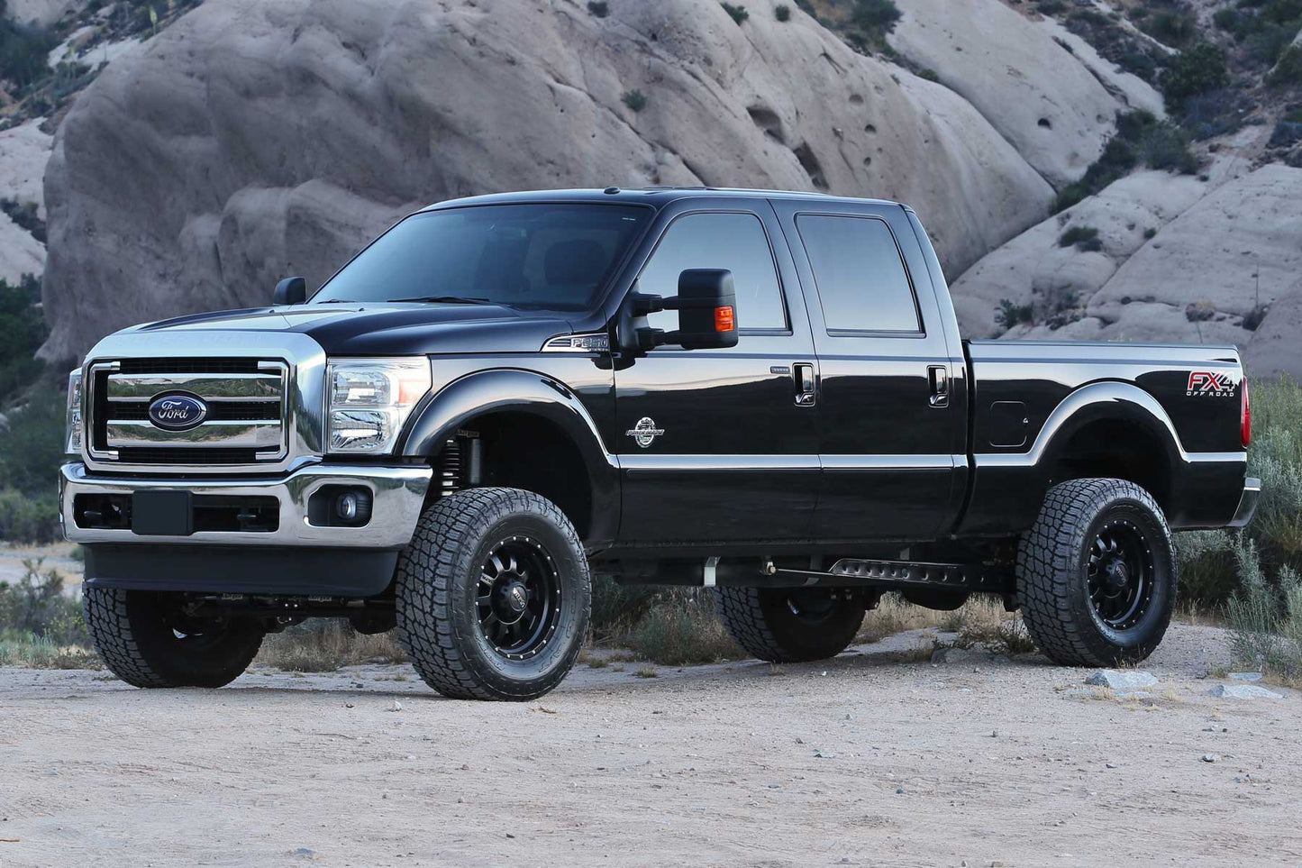 Fabtech 4" 4-Link Suspension System w/ DLSS 4.0 Coilover & Rear DLSS | Ford F250 4WD (11-16) (K2205DL)