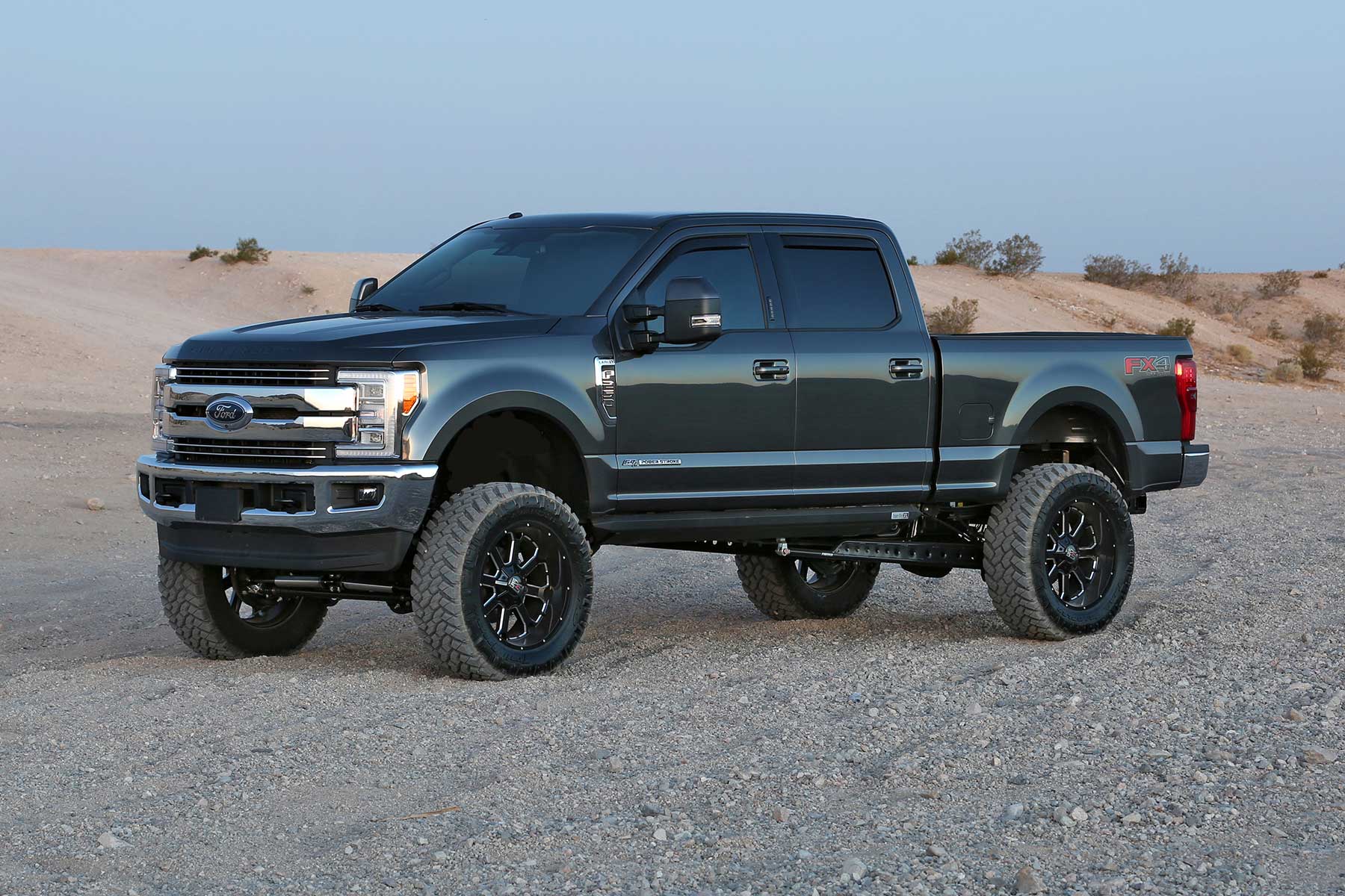 Fabtech 8" Radius Arm System w/ Coils & DLSS Reservoir Shocks | Ford F250/F350 4WD Diesel (17-21) (K2297DL)