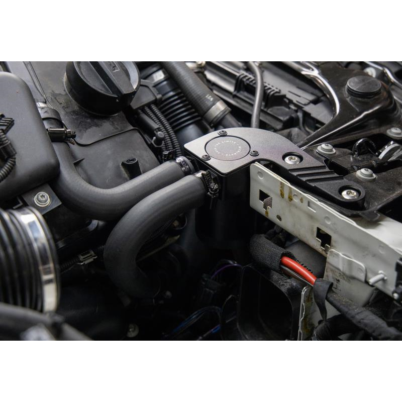 Mishimoto Baffled Oil Catch Can | 2015-2020 BMW F8x M3/M4 (MMBCC-F80-15CBE)