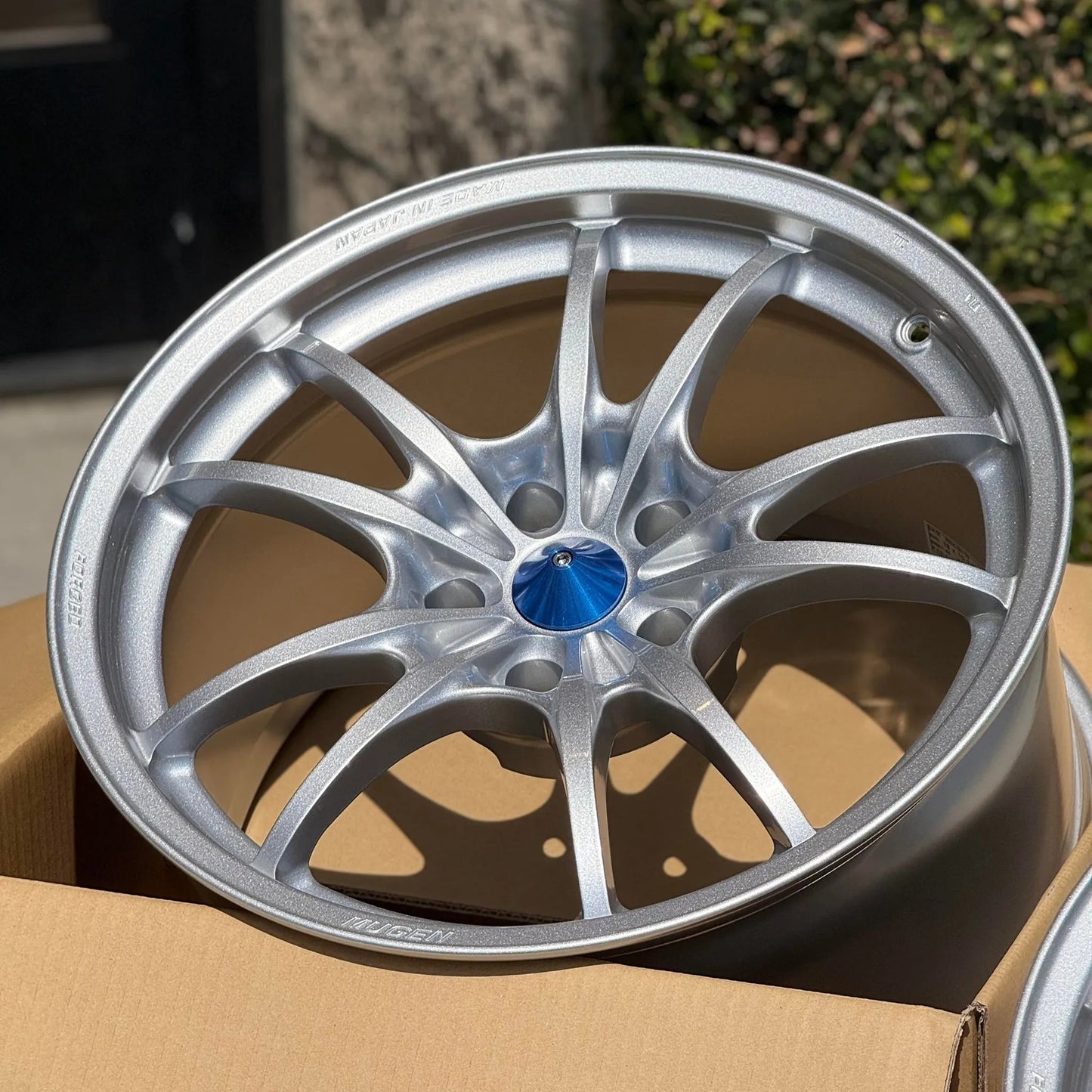 Mugen MF10 18x10.5 +45 5x114.3 Silver (SET) - WheelFlip