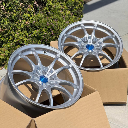 Mugen MF10 18x10.5 +45 5x114.3 Silver (SET) - WheelFlip