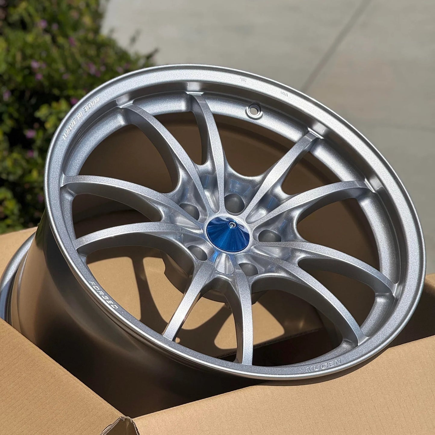 Mugen MF10 18x10.5 +45 5x114.3 Silver (SET) - WheelFlip
