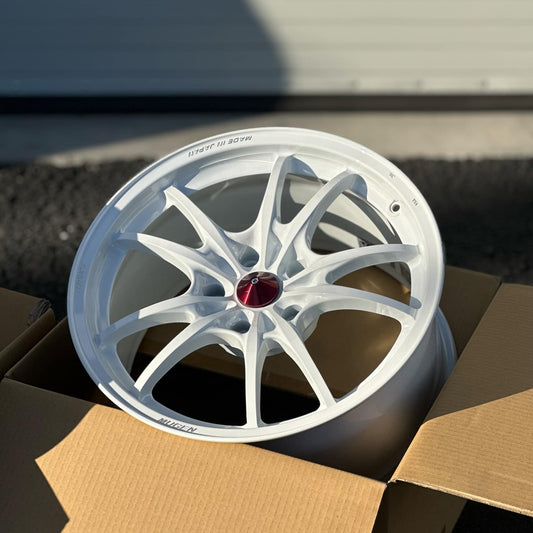 Mugen MF10 18x9.5 +45 5x114.3 White (SET)