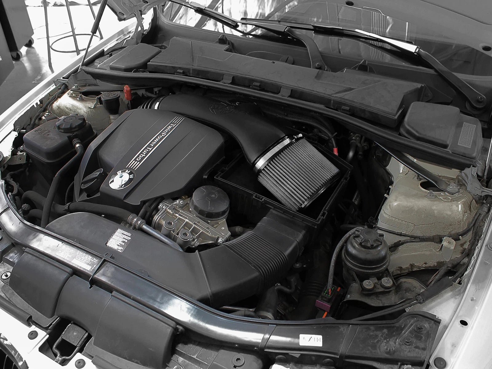 aFe Magnum FORCE Stage-2 Pro DRY S Cold Air Intake | BMW 335i/xi (11-13) (51-31912)