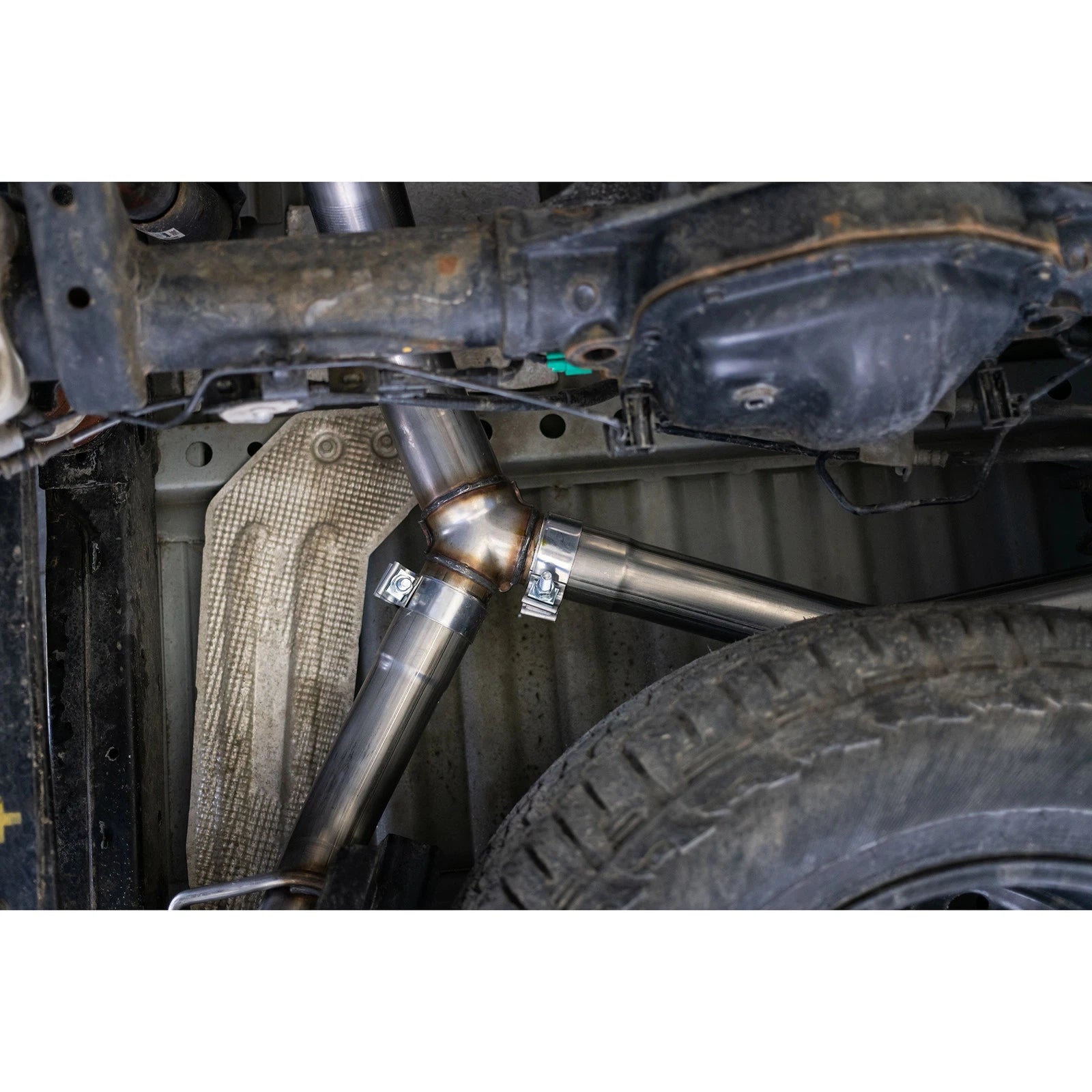 MBRP 3in D&S Cat-Back Exhaust w/ Dual Split & 4in OD Tips | Ford Ranger 19-23 (S5223304)