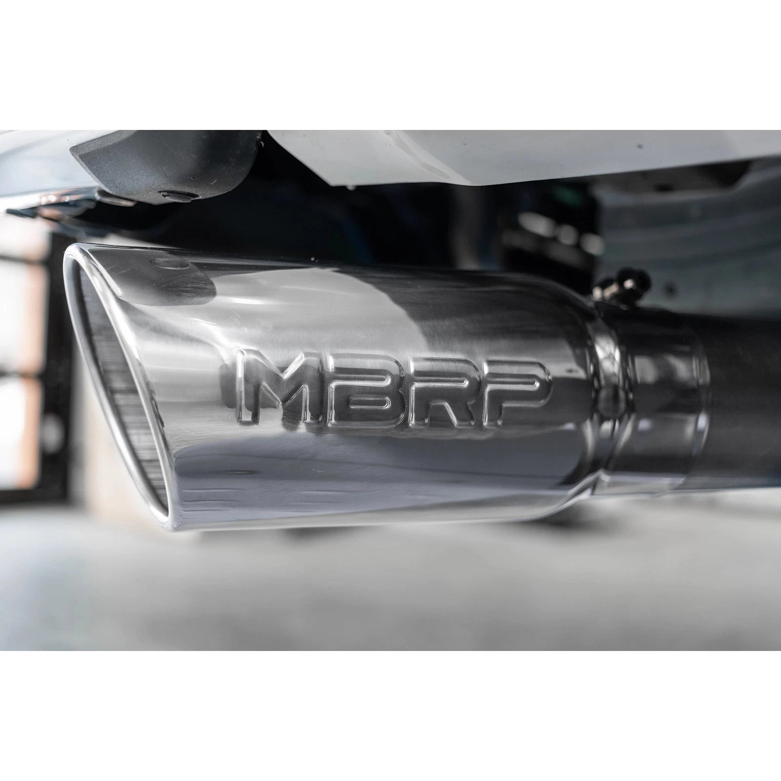 MBRP 4in Single Side Exit Pro Series T304 Exhaust | Chevy/GMC 2500/3500 HD 6.6L V8 (20) (S5093304)