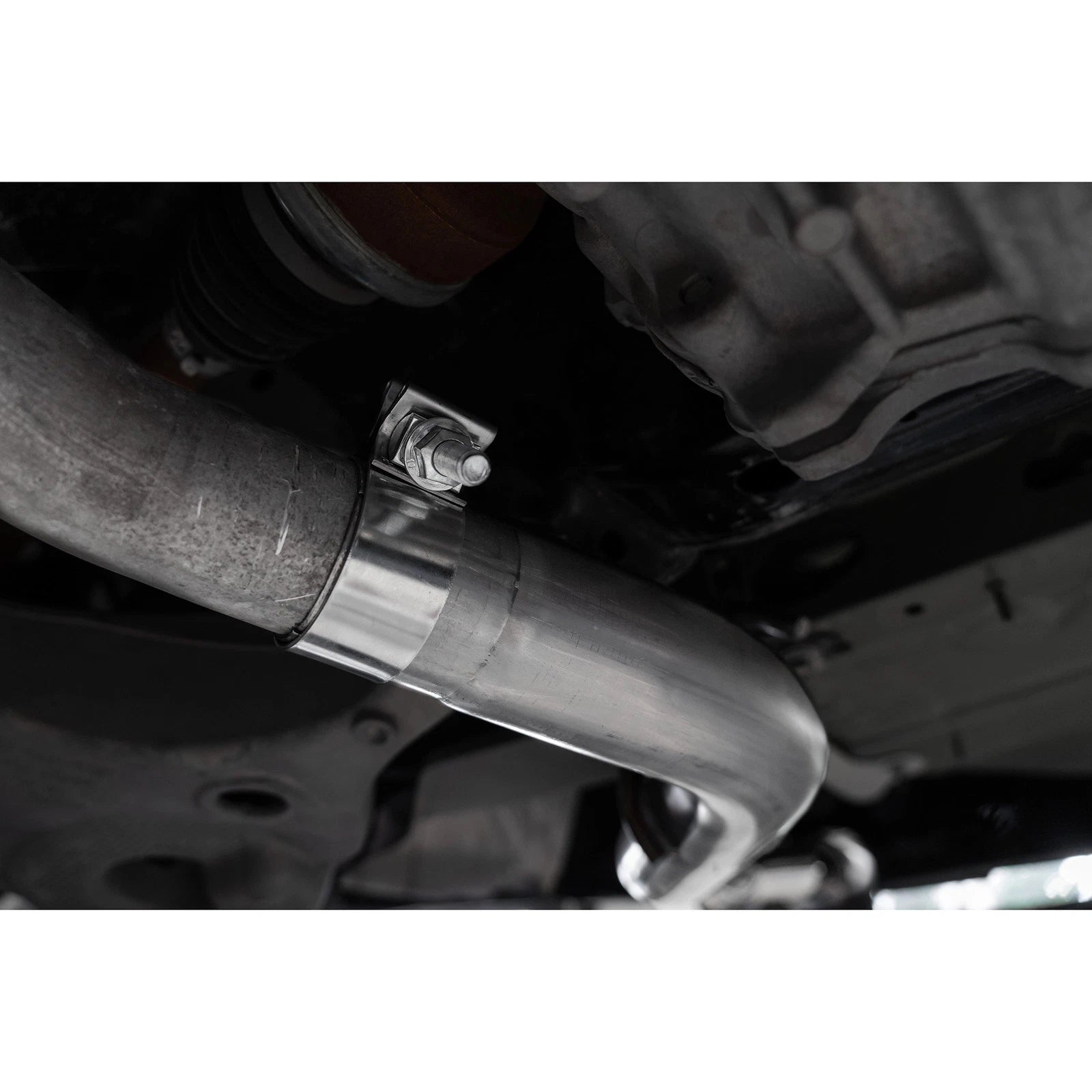 MBRP 2.5in Dual Rear Exit Axle Back w/ Quad CF Tips | Explorer ST 20-21 (S52033CF)