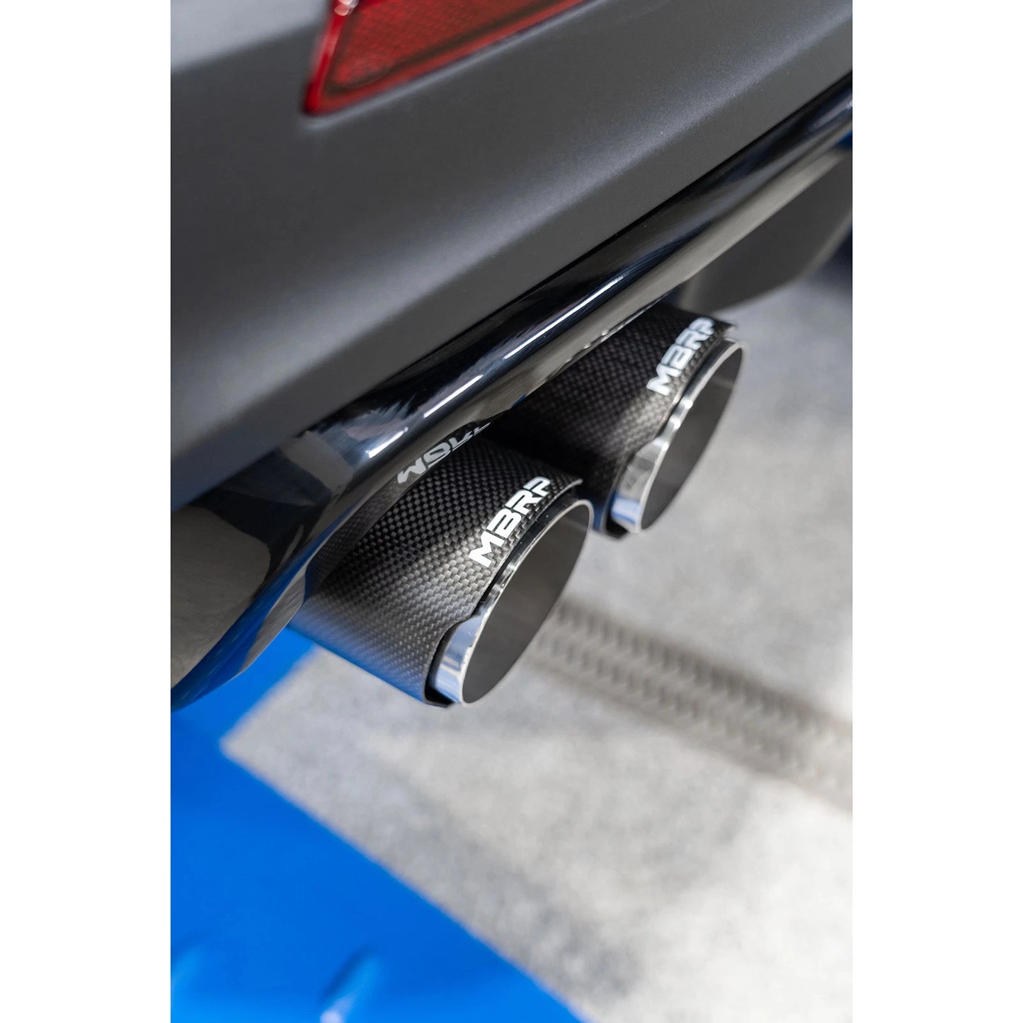 MBRP 2.5in Dual Rear Exit Axle Back w/ Quad CF Tips | Explorer ST 20-21 (S52033CF)