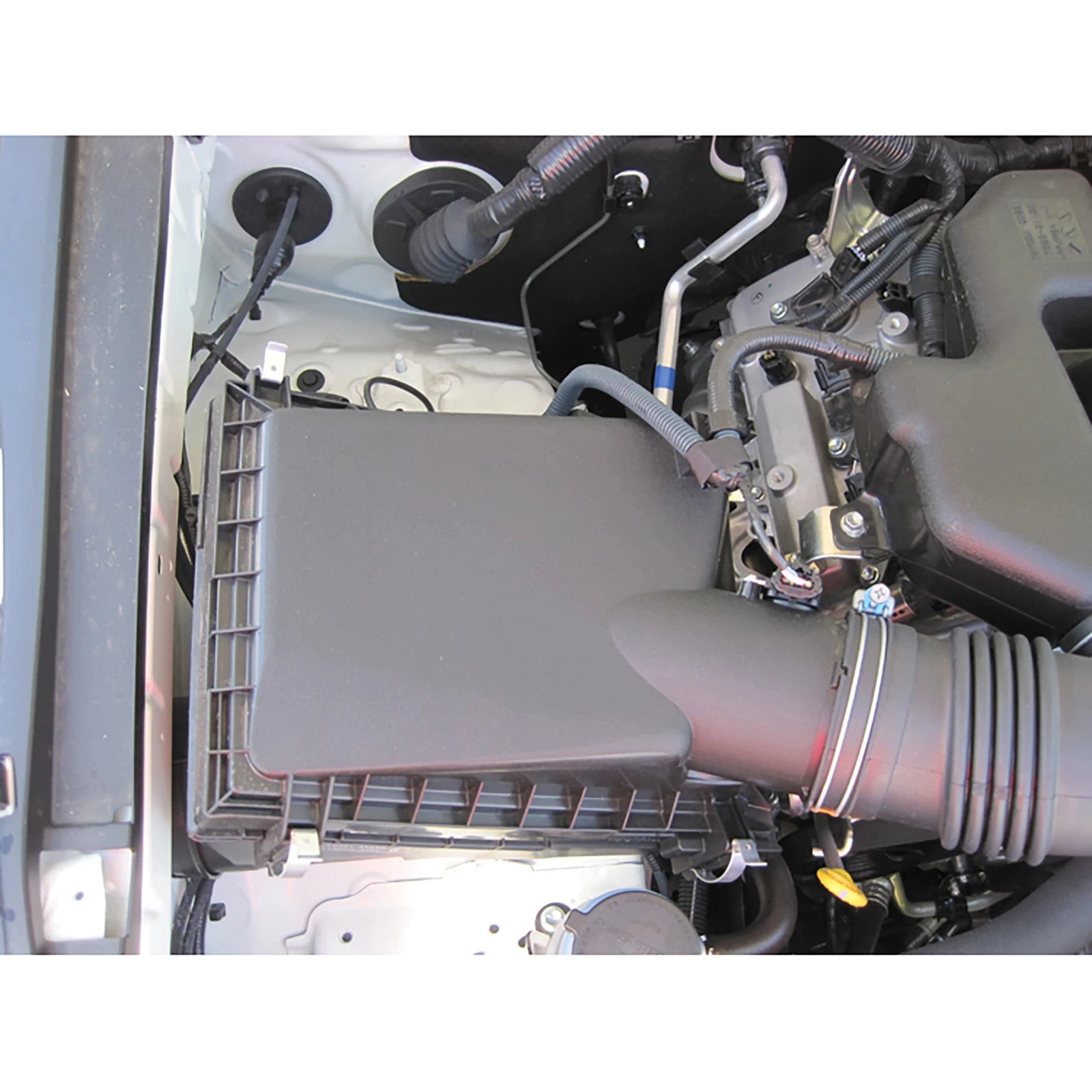 K&N Engineering Drop In Air Filter: Toyota 4 Runner 4.0L V6 / FJ Cruiser 2010 4.0L V6