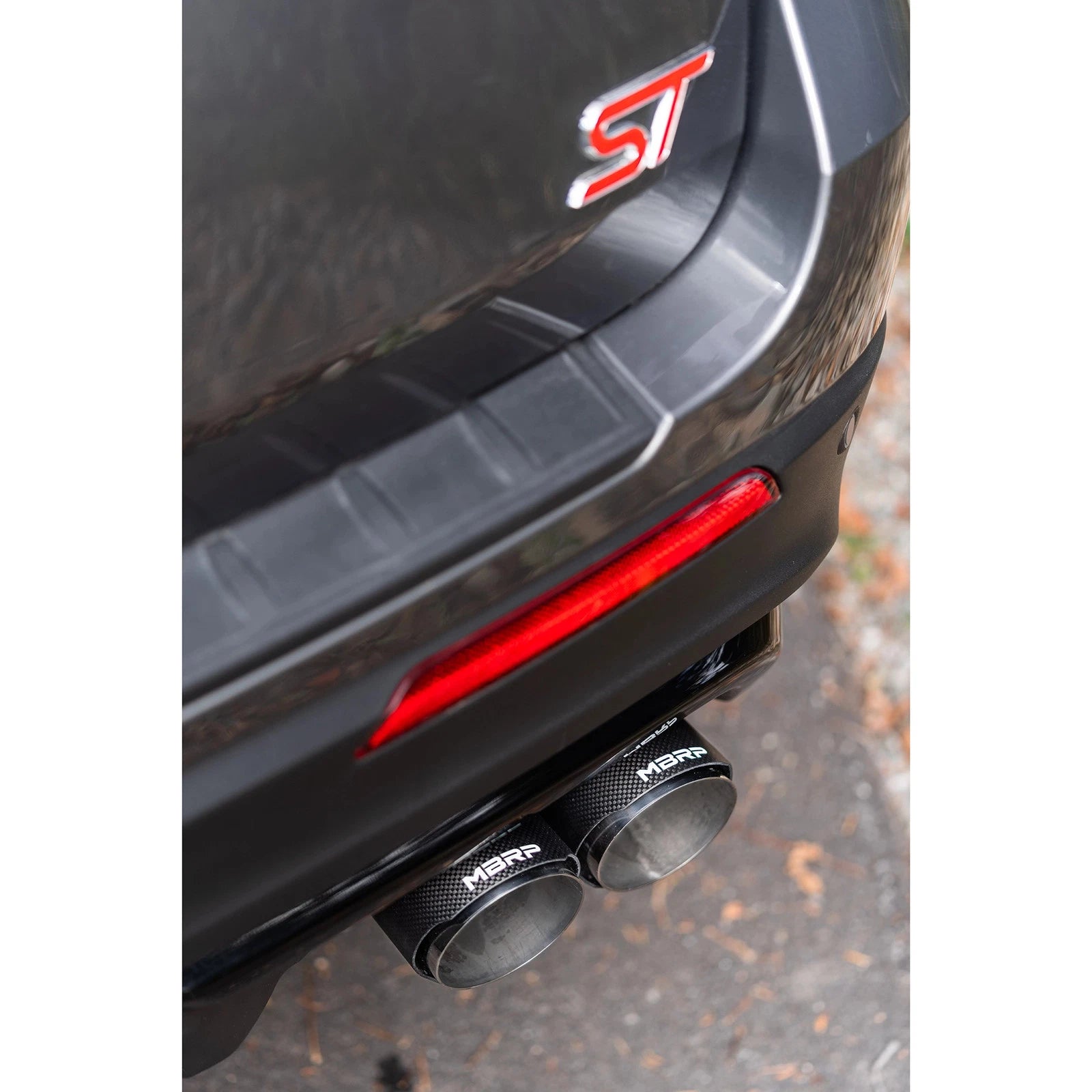 MBRP 2.5in Dual Rear Exit Axle Back w/ Quad CF Tips | Explorer ST 20-21 (S52033CF)