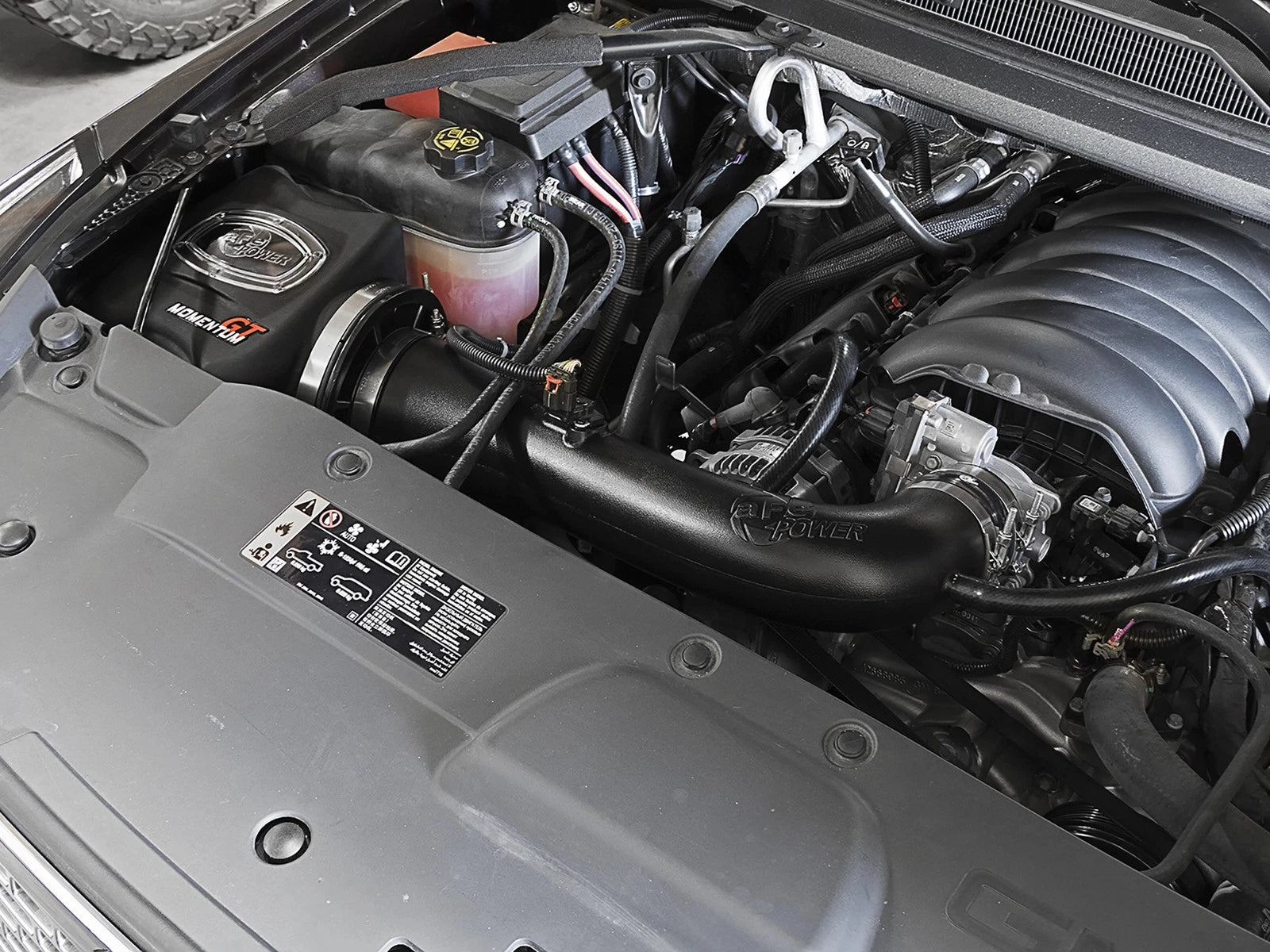 aFe Momentum GT Pro DRY S Cold Air Intake | GM SUV V8 5.3L/6.2L (14-17) (51-74110)