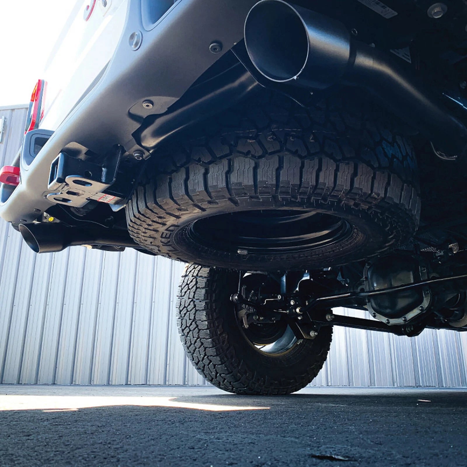 MBRP 2.5in Dual Rear Exit Cat Back Exhaust Black Coated | Jeep Gladiator 3.6L (20) (S5538BLK)