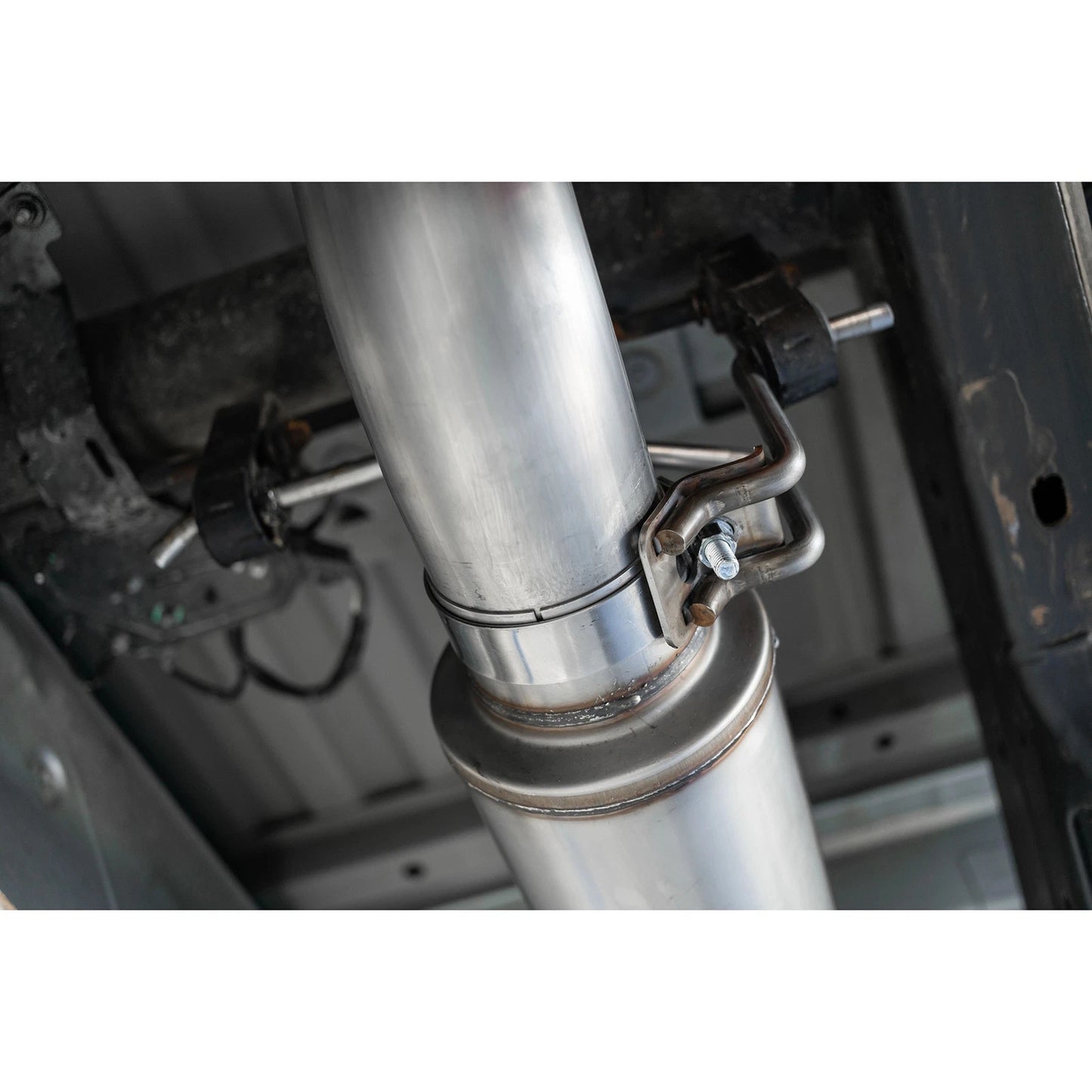 MBRP 4in Single Side Exit Pro Series T304 Exhaust | Chevy/GMC 2500/3500 HD 6.6L V8 (20) (S5093304)