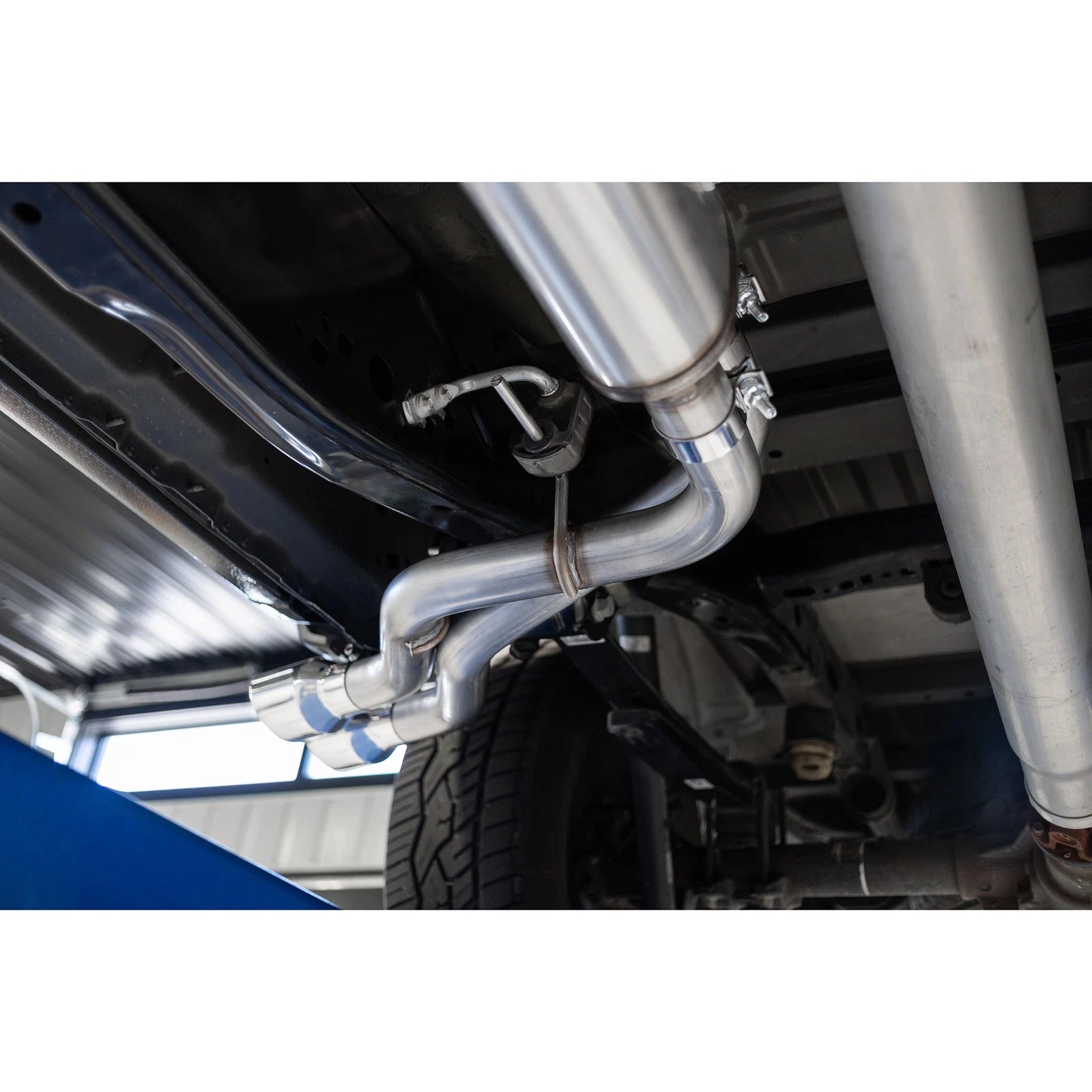 MBRP Aluminized Dual Pre-Axle Cat Back Exhaust w/ 2.5in OD Tips | Ford F150 (21+) (S5219AL)