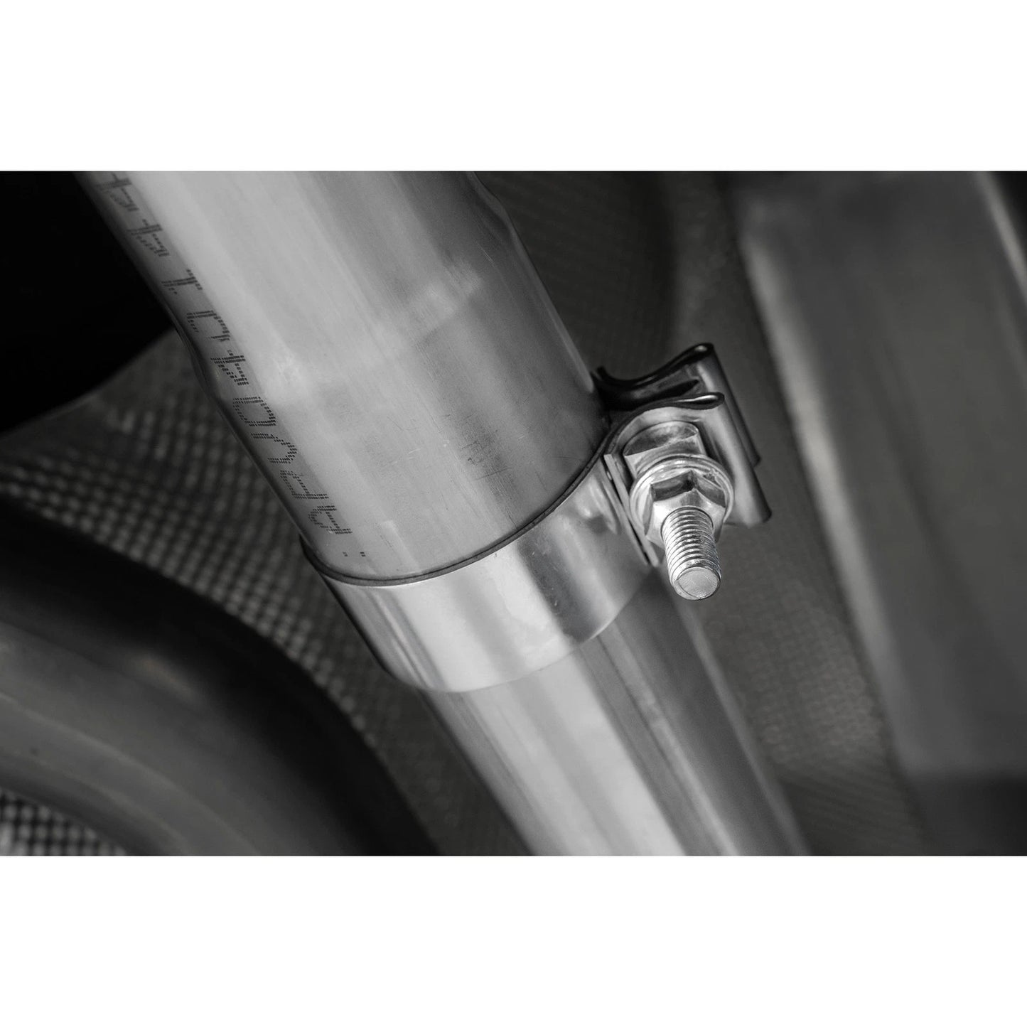 MBRP 2.5in Cat-Back Dual Rear Exit Exhaust w/ Carbon Fiber Tips | Ford Explorer ST 20-21 (S52053CF)