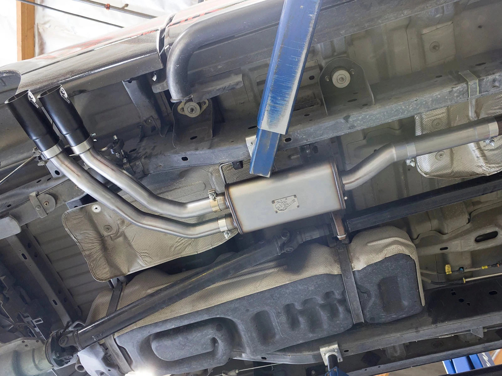 aFe 3in to 2.5in SS Cat-Back Exhaust w/ Black Tip | Ford F150 (04-08) V8 4.6/5.4L (49-43079-B)