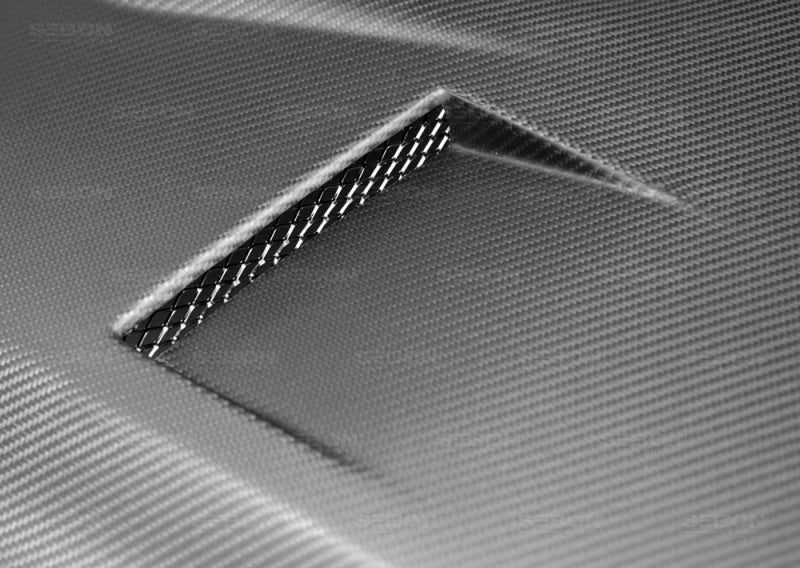 Seibon GTII Dry Carbon Hood | 2009-2015 Nissan GTR R35 (HD0910NSGTR-GTII-DRY)