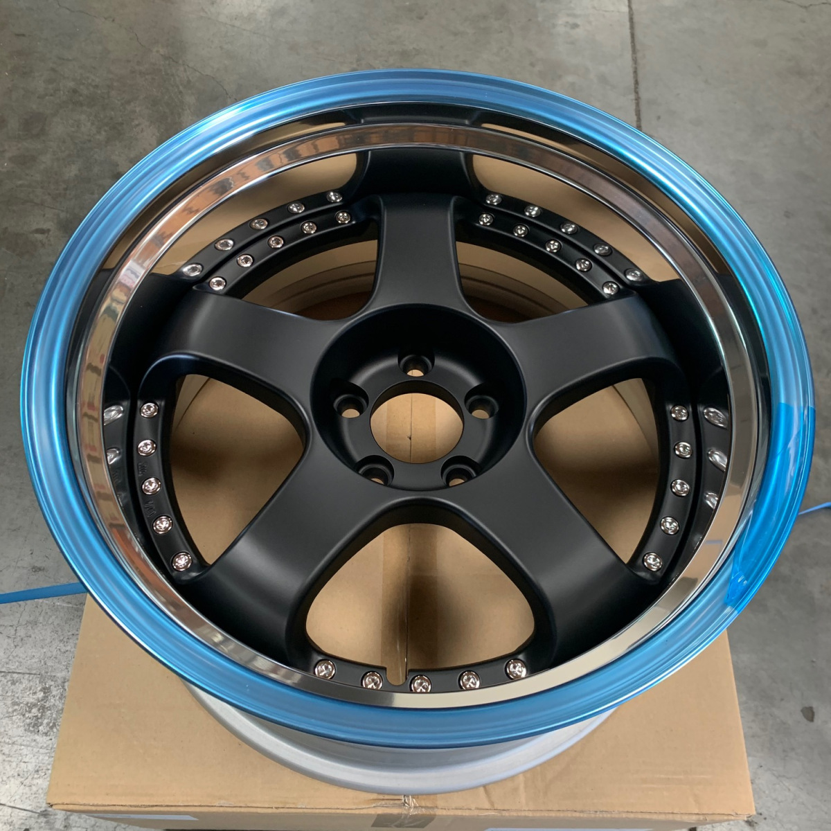 SSR SP1R 17x11 -19 5x114.3 Hyper Disk Black