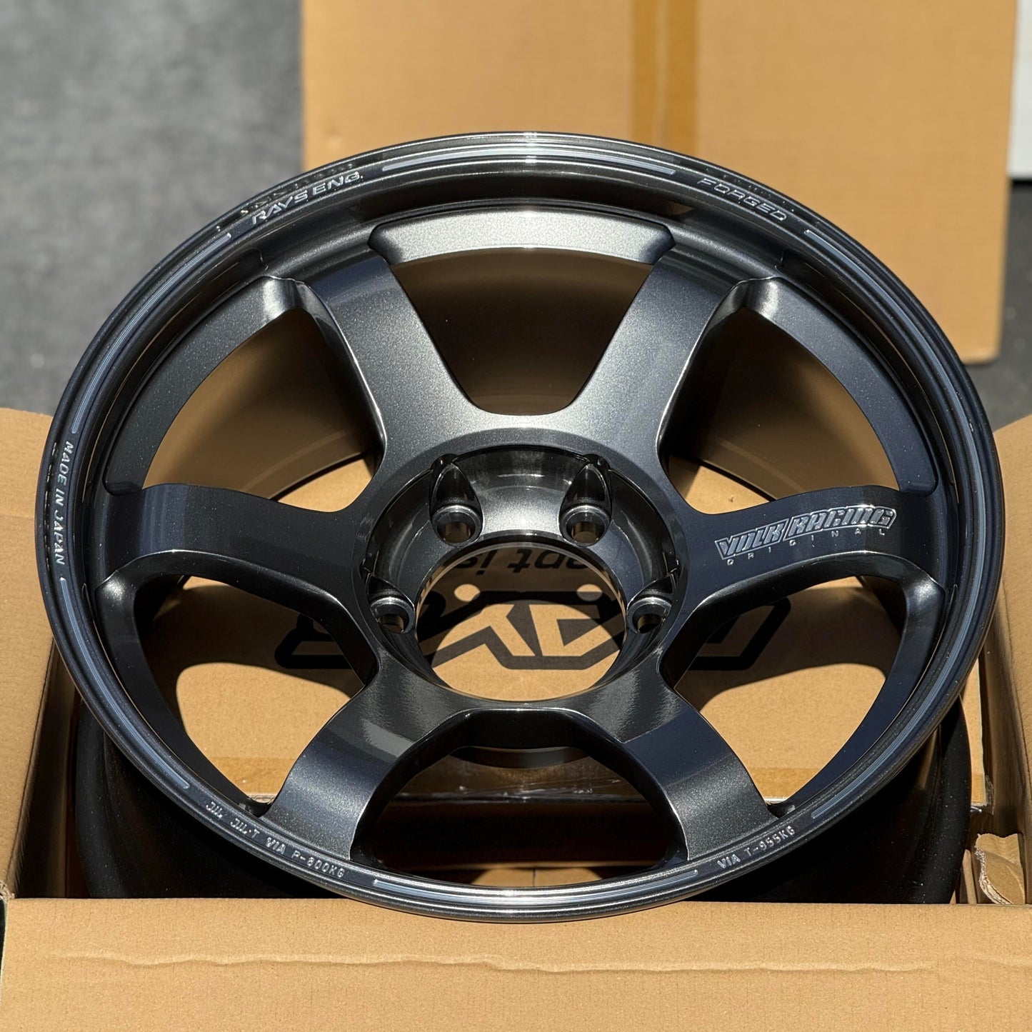Volk Racing TE37 Large PCD Progressive Model II 18x9 +0 6x139.7 Dark Gunmetal (SET)