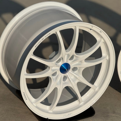 Mugen MF10 17x8.5 +40, 18x10.5 +45 5x114.3 White (SET)