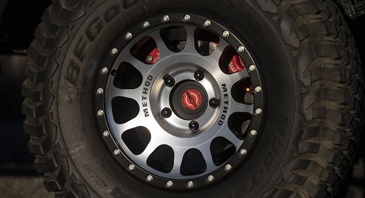 (set of 4) Method MR305 NV Machined - Matte Black Lip | 18x9" -12mm | 6x5.5in Wheel