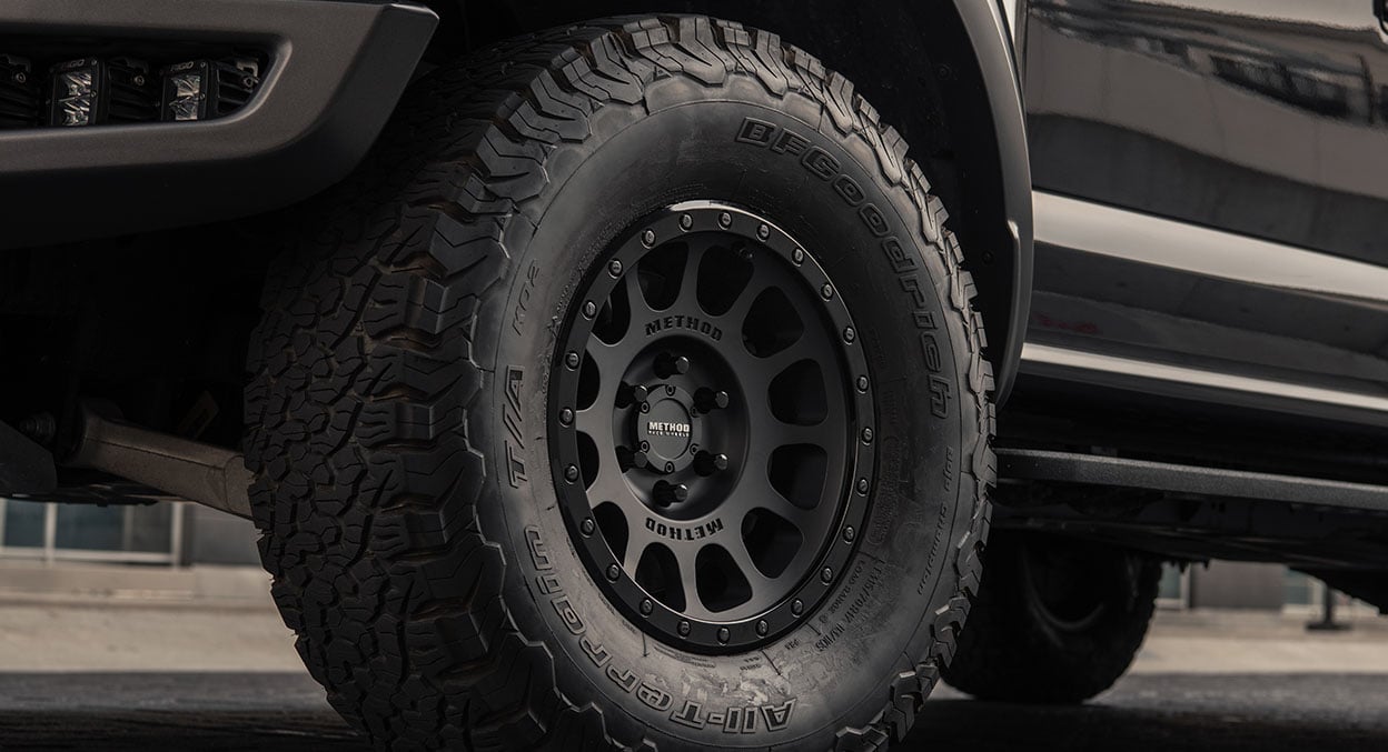 (set of 4) Method MR305 NV Double Black | 18x9" +18mm | 6x5.5in Wheel