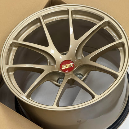 BBS RI-A 18x10.5 +22 5x120 Gold (SET)