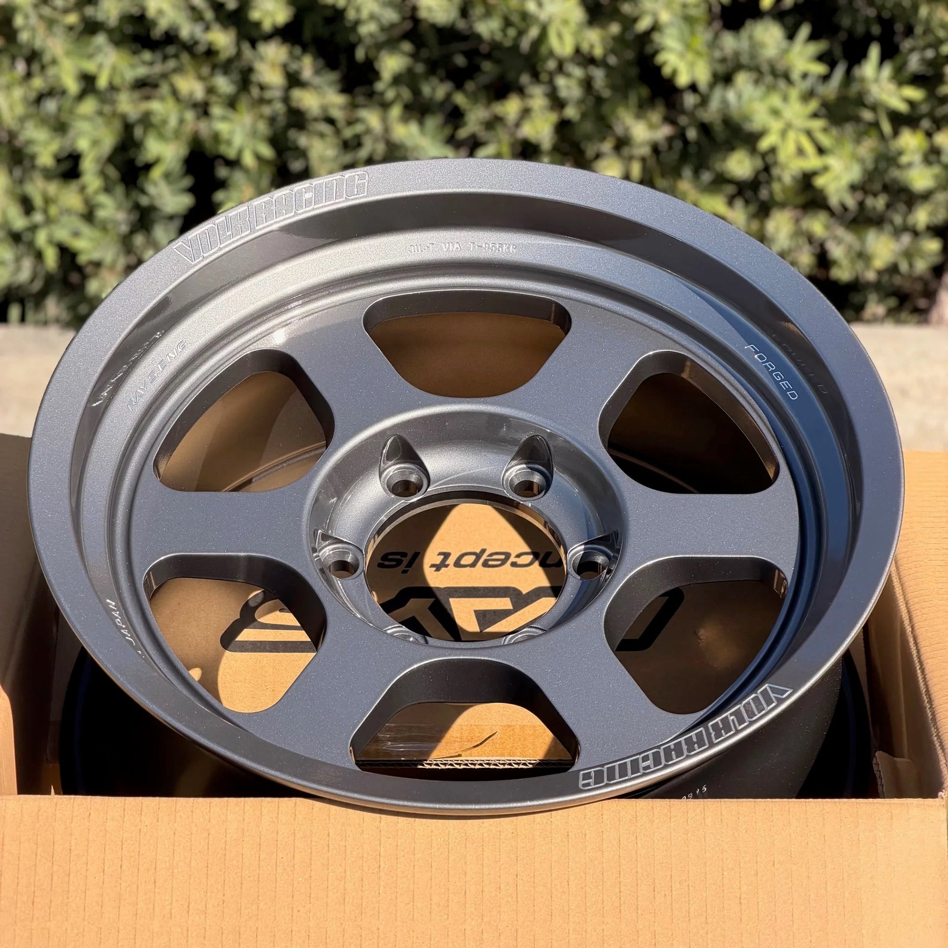 Volk Racing TE37XT M - Spec 17x8.5 +15 6x139.7 Gunmetal (SET) - WheelFlip