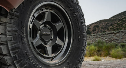 (set of 4) Method MR708 Gloss Titanium | 17x8.5" +0mm | 6x5.5in Wheel