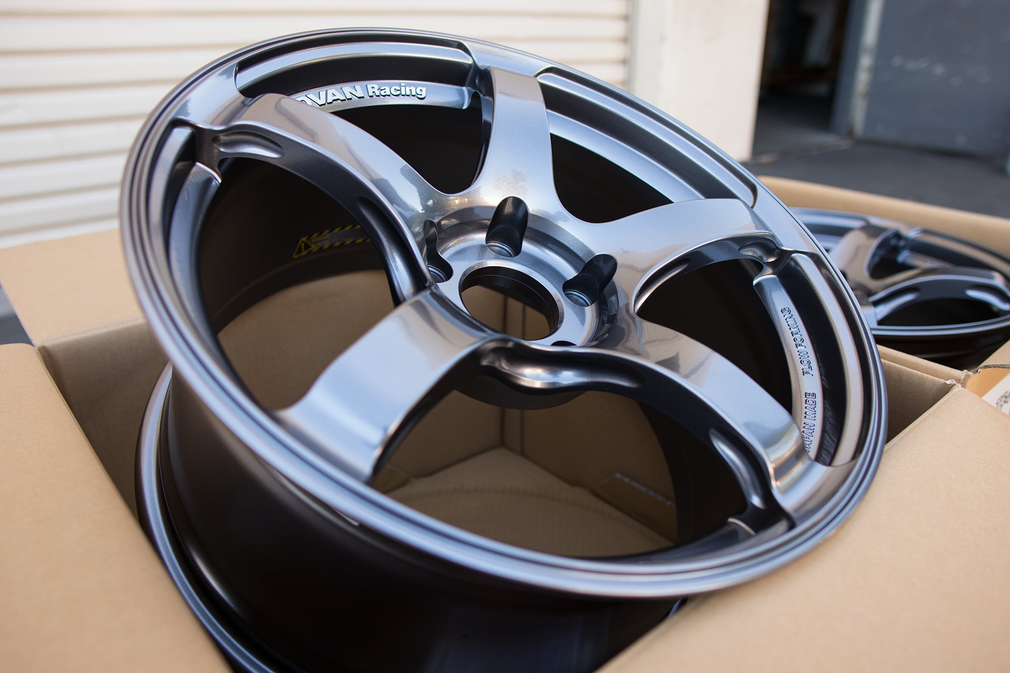 Advan TC4 18x9.5 +35 5x114.3 Racing Gunmetallic & Ring (SET Advan TC4 18x9.5 +35 5x114.3 Racing Gunmetallic & Ring (SET