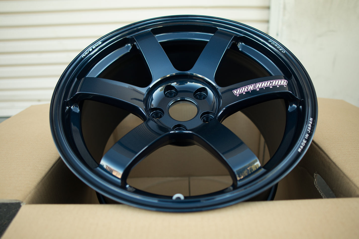 Volk TE37 Saga 18x10 +35 5x114.3 Mag Blue