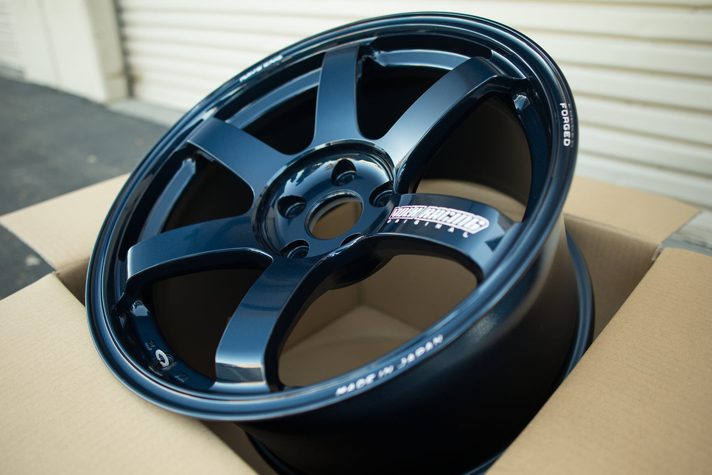 Volk TE37 Saga 18x10 +35 5x114.3 Mag Blue