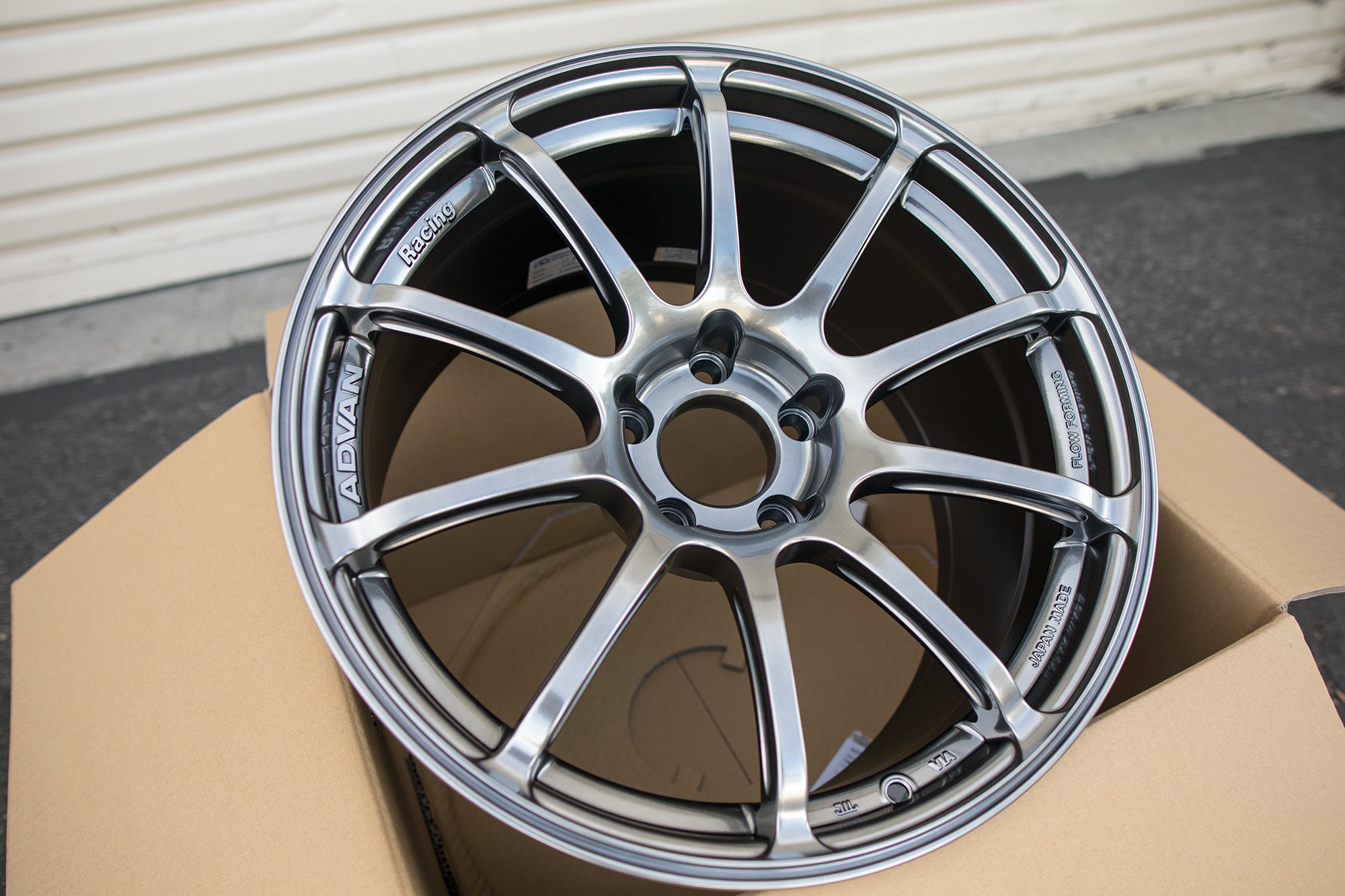 Advan RS II 18x10 +35 5x114.3 Racing Hyper Black (SET