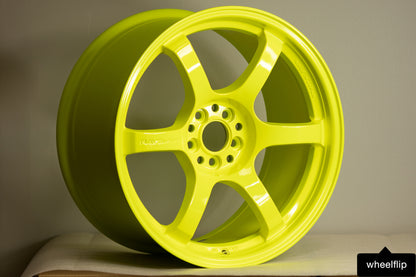 Rays Gram Lights 57DR 18x9.5 +22 5x114.3 Luminous Yellow (SET)