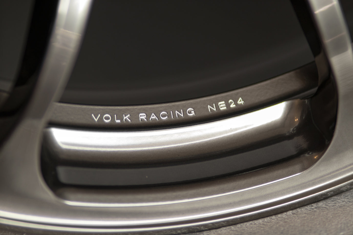 Volk Racing NE24 18x9.5 +22 5x114 Shining Black Metal (SET)